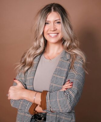 Abby Winans Headshot